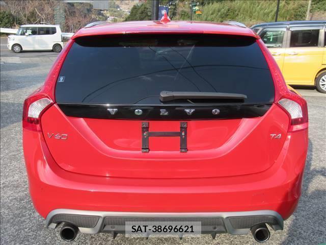 Volvo S60 2013-05 7802653-17