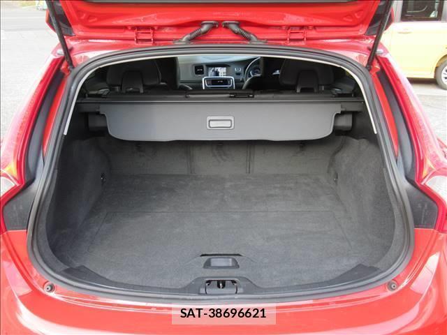 Volvo S60 2013-05 7802653-18