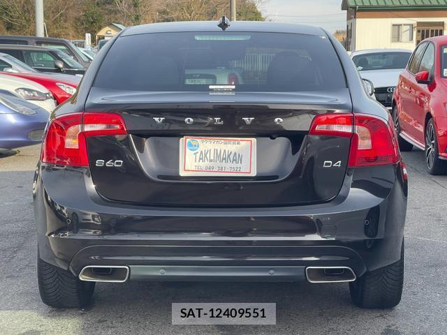 Volvo S60 2015-11 7808751-10