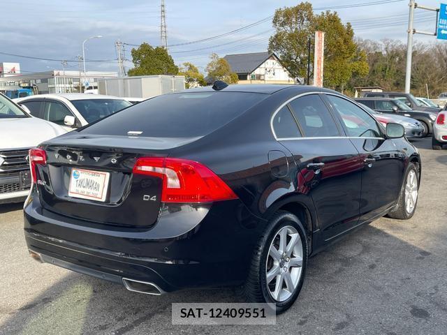 Volvo S60 2015-11 7808751-11