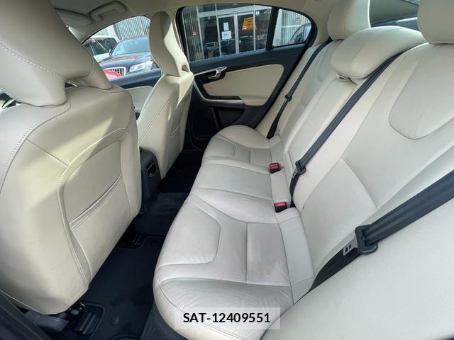 Volvo S60 2015-11 7808751-16