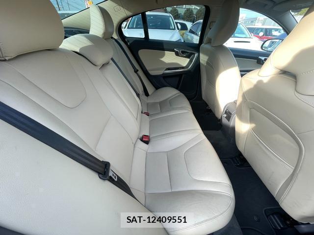 Volvo S60 2015-11 7808751-5