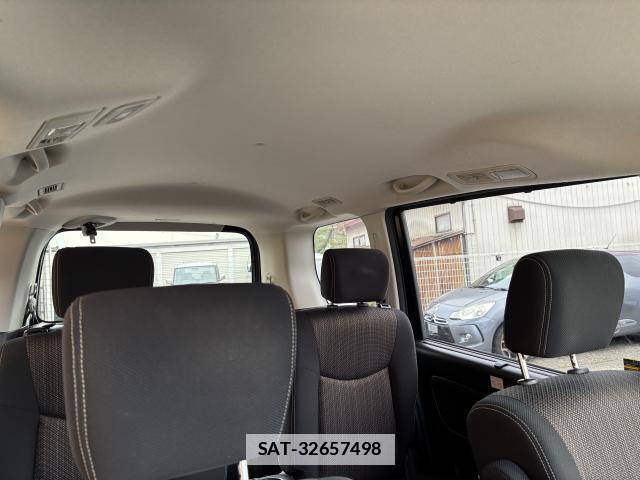 Nissan SERENA 2015-05 7793556-15