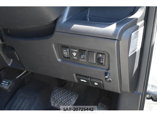 Nissan SERENA 2006-01 7796552-13