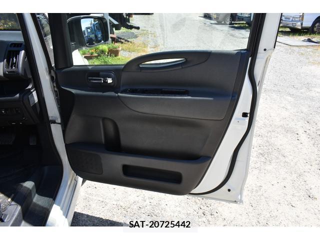 Nissan SERENA 2006-01 7796552-9