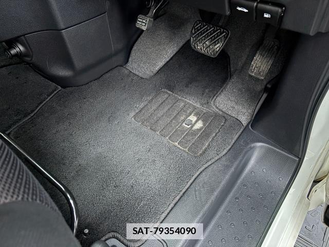 Nissan SERENA 2012-10 7796798-8
