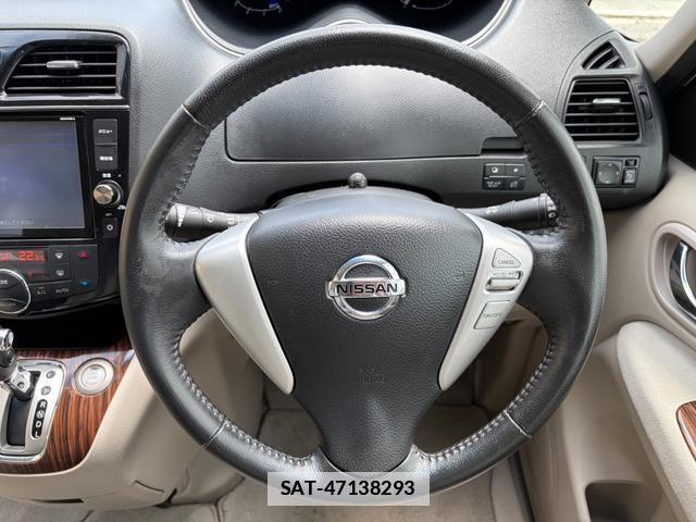 Nissan SERENA 2015-08 7796848-3
