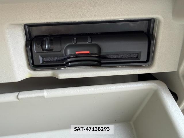 Nissan SERENA 2015-08 7796848-6