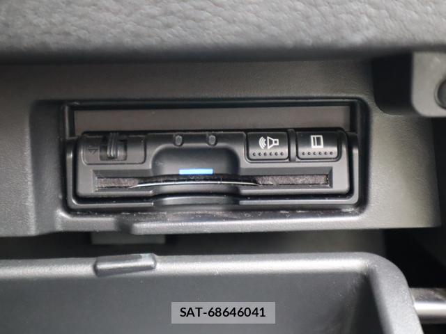 Nissan SERENA 2018-01 7798331-10