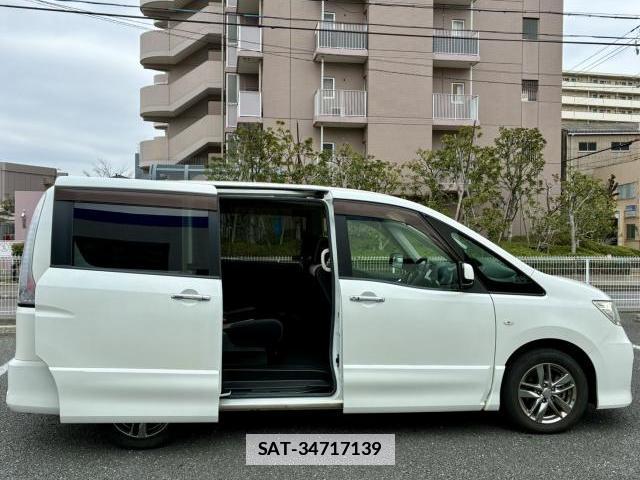 Nissan SERENA 2011-03 7798667-3