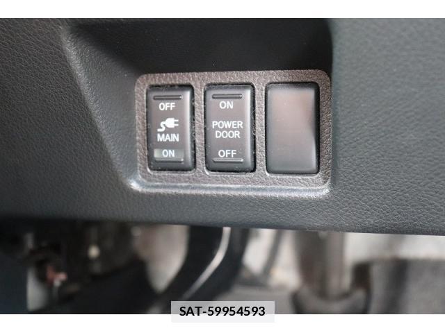 Nissan SERENA 2012-03 7800666-18