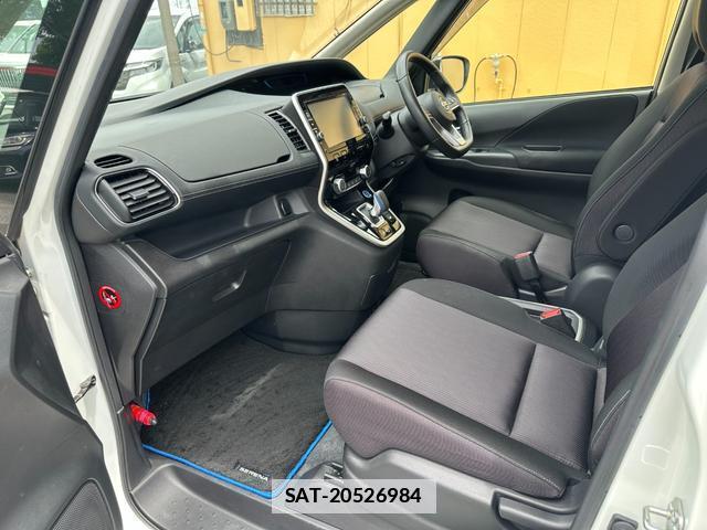 Nissan SERENA 2018-06 7802284-12