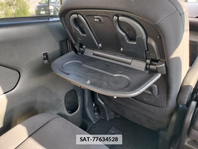 Nissan SERENA 2017-07 7802352-13
