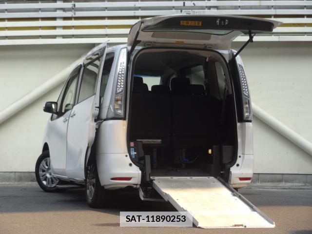 Nissan SERENA 2015-02 7805244-0