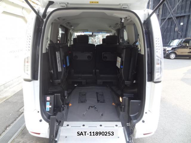 Nissan SERENA 2015-02 7805244-10