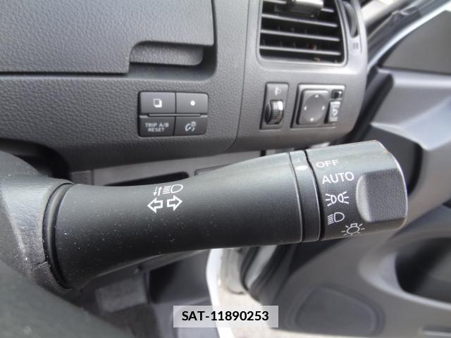 Nissan SERENA 2015-02 7805244-14