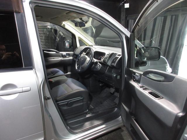 Nissan SERENA 2007-06 7806156-12