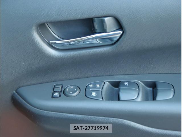 Nissan SERENA 2016-10 7808664-17