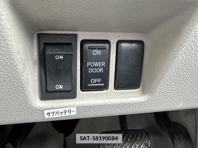 Nissan SERENA 2013-05 7810295-14