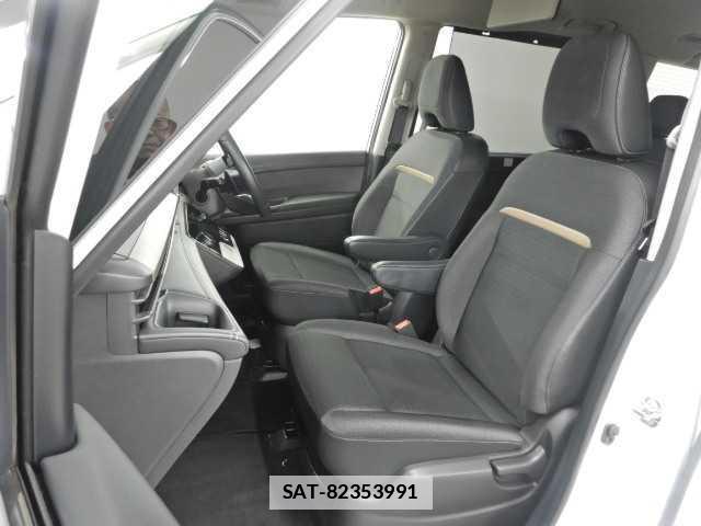 Nissan SERENA 2023-03 7810814-16