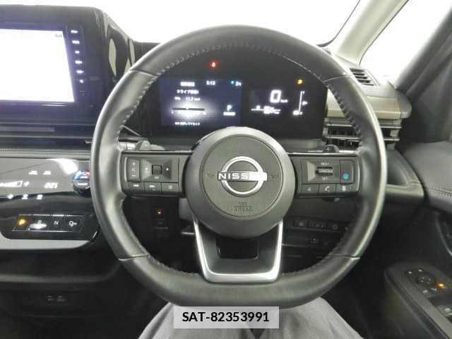 Nissan SERENA 2023-03 7810814-7