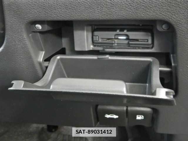 Nissan SERENA 2019-08 7810865-11