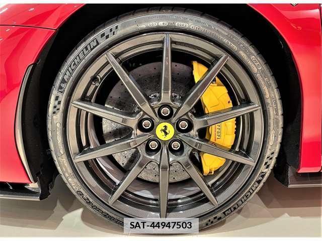 Ferrari SF90 Stradale 2021 7801782-11