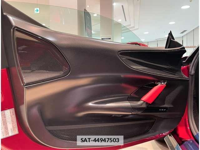 Ferrari SF90 Stradale 2021 7801782-18