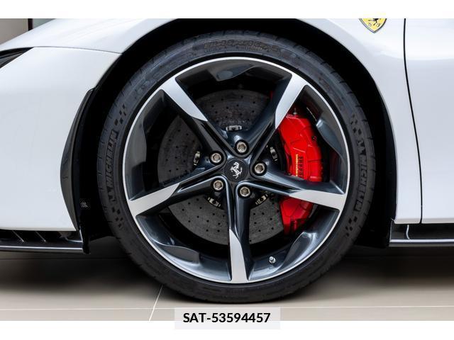 Ferrari SF90 Stradale 2022 7801784-10