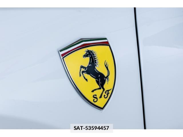 Ferrari SF90 Stradale 2022 7801784-12