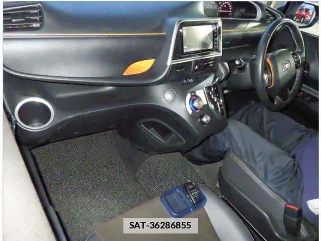 Toyota SIENTA 2022-04 7794044-2