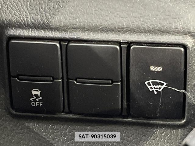 Toyota SIENTA 2015-09 7798169-6