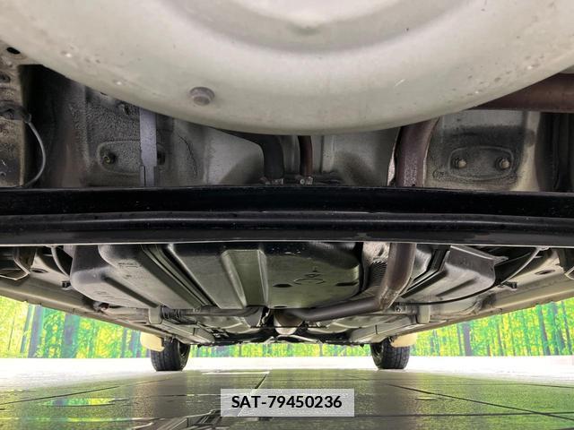 Toyota SIENTA 2009-11 7799409-19