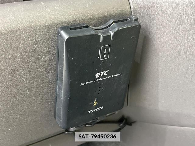 Toyota SIENTA 2009-11 7799409-2