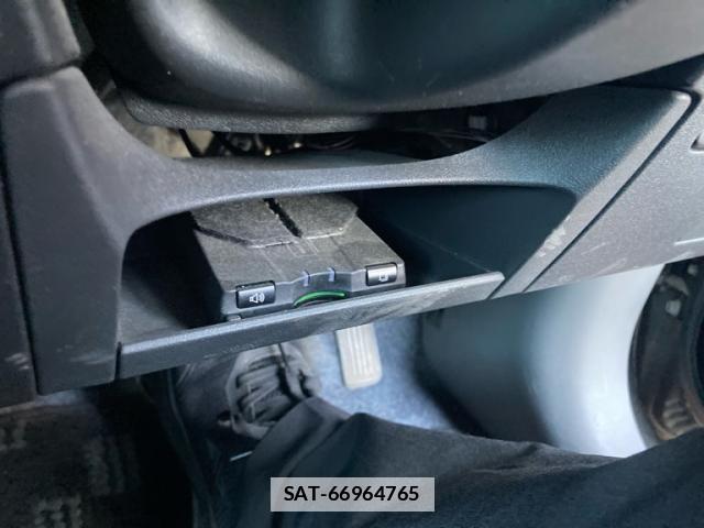 Toyota SIENTA 2012-06 7799908-14
