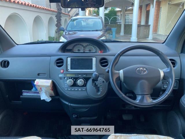 Toyota SIENTA 2012-06 7799908-9