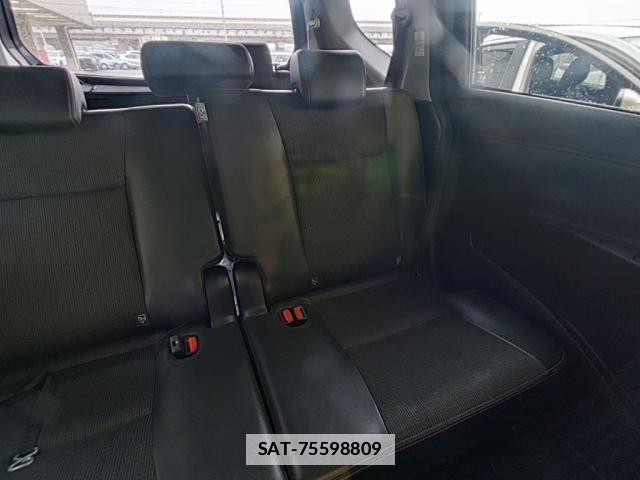 Toyota SIENTA 2018-02 7801454-3