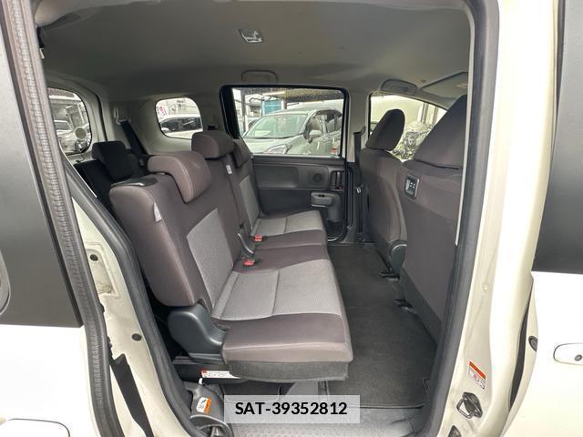 Toyota SIENTA 2023-07 7802814-11