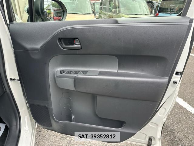 Toyota SIENTA 2023-07 7802814-17