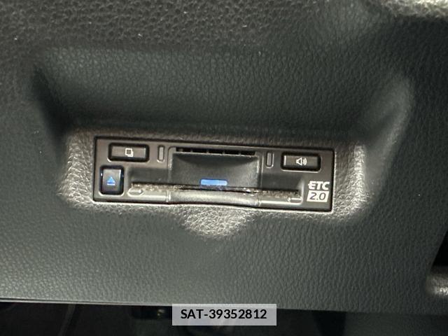 Toyota SIENTA 2023-07 7802814-4