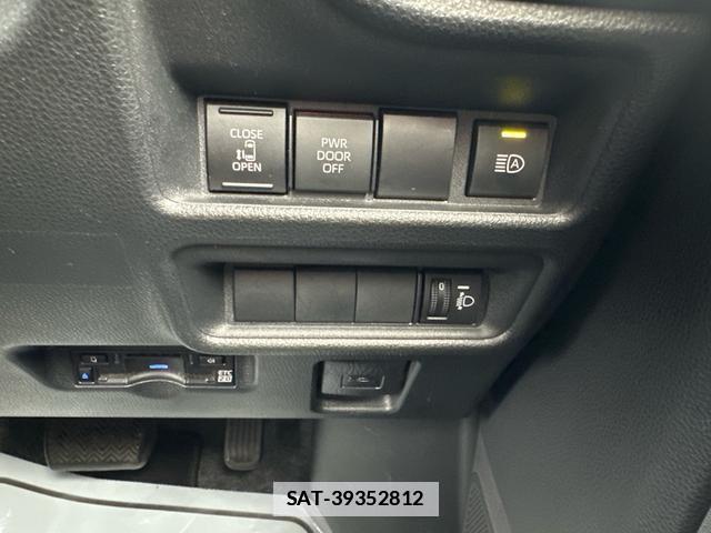 Toyota SIENTA 2023-07 7802814-6
