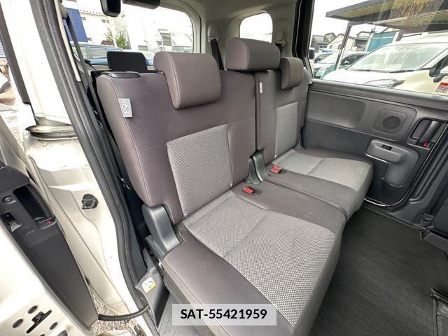Toyota SIENTA 2023-07 7802818-13