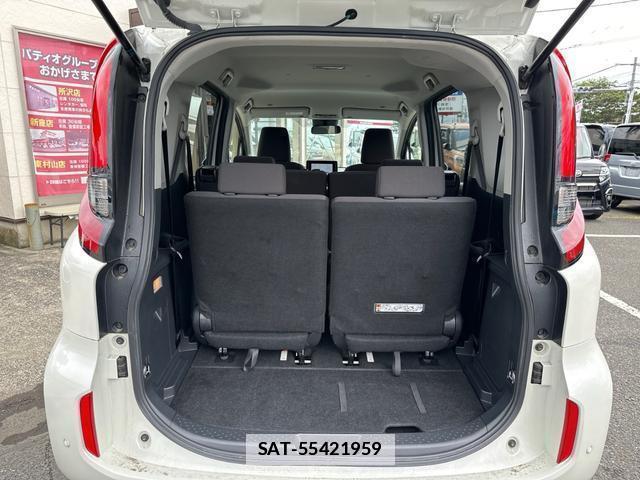 Toyota SIENTA 2023-07 7802818-15