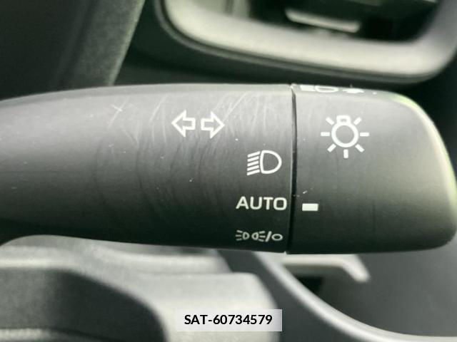 Toyota SIENTA 2023-08 7803351-15