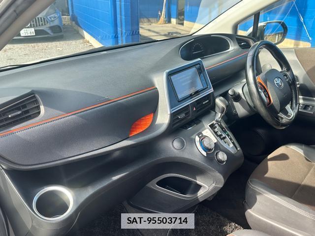 Toyota SIENTA 2018-09 7803582-10