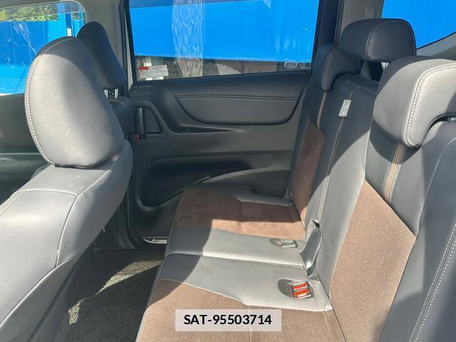 Toyota SIENTA 2018-09 7803582-12