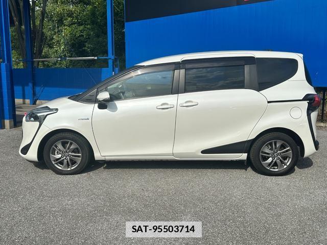 Toyota SIENTA 2018-09 7803582-7