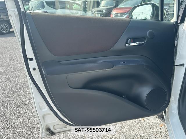 Toyota SIENTA 2018-09 7803582-8