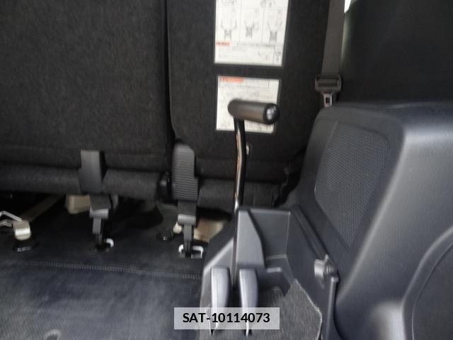Toyota SIENTA 2017-01 7805198-18