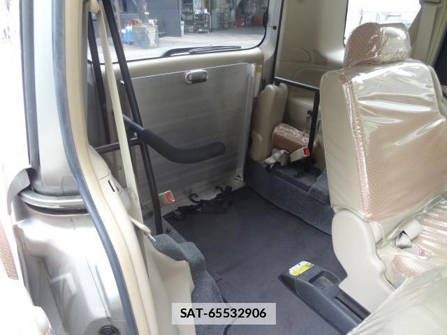 Toyota SIENTA 2011-10 7805236-12
